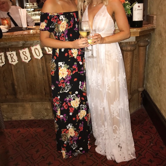 Dresses & Skirts - White dress